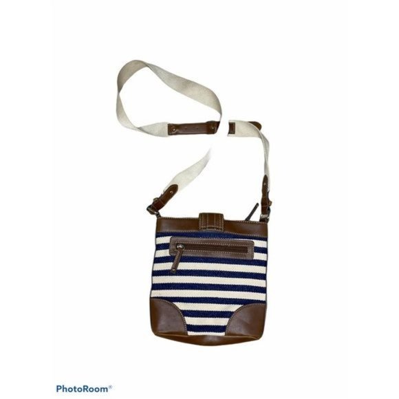 CHAPS Crossbody Bag - Picture 6 of 6